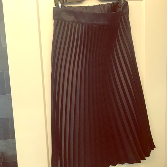 Navy tea length skirt - Picture 1 of 3